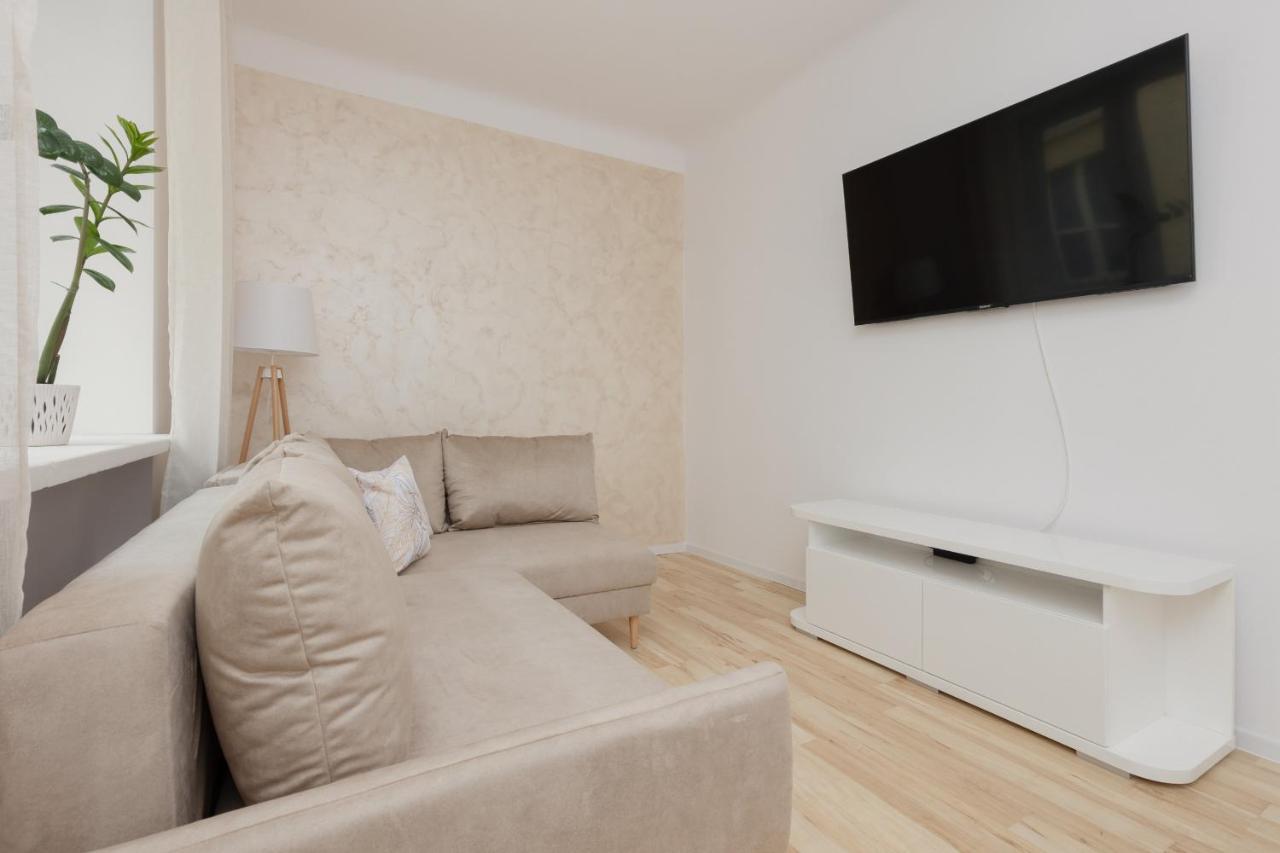 Bright Apartment Wola Near Metro Station By Noclegi Renters Warschau Exterior foto